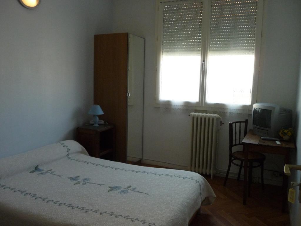 Hotel De La Gare Périgueux Cameră foto